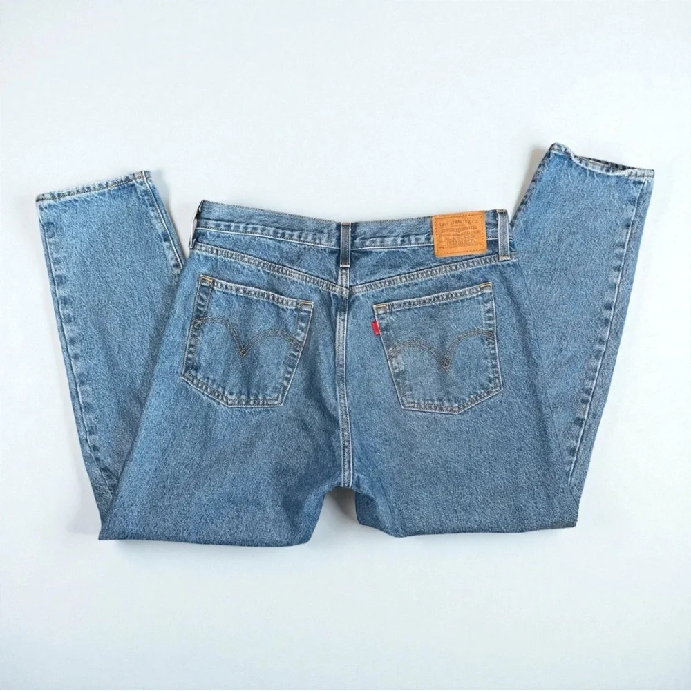 Levi's Wedgie Icon Ankle Medium Blue High-Rise Distressed Jeans - Picture 4 of 15